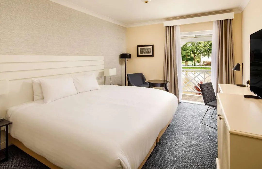 Belvilla Staines Thames Lodge near Thorpe Park Resort-1
